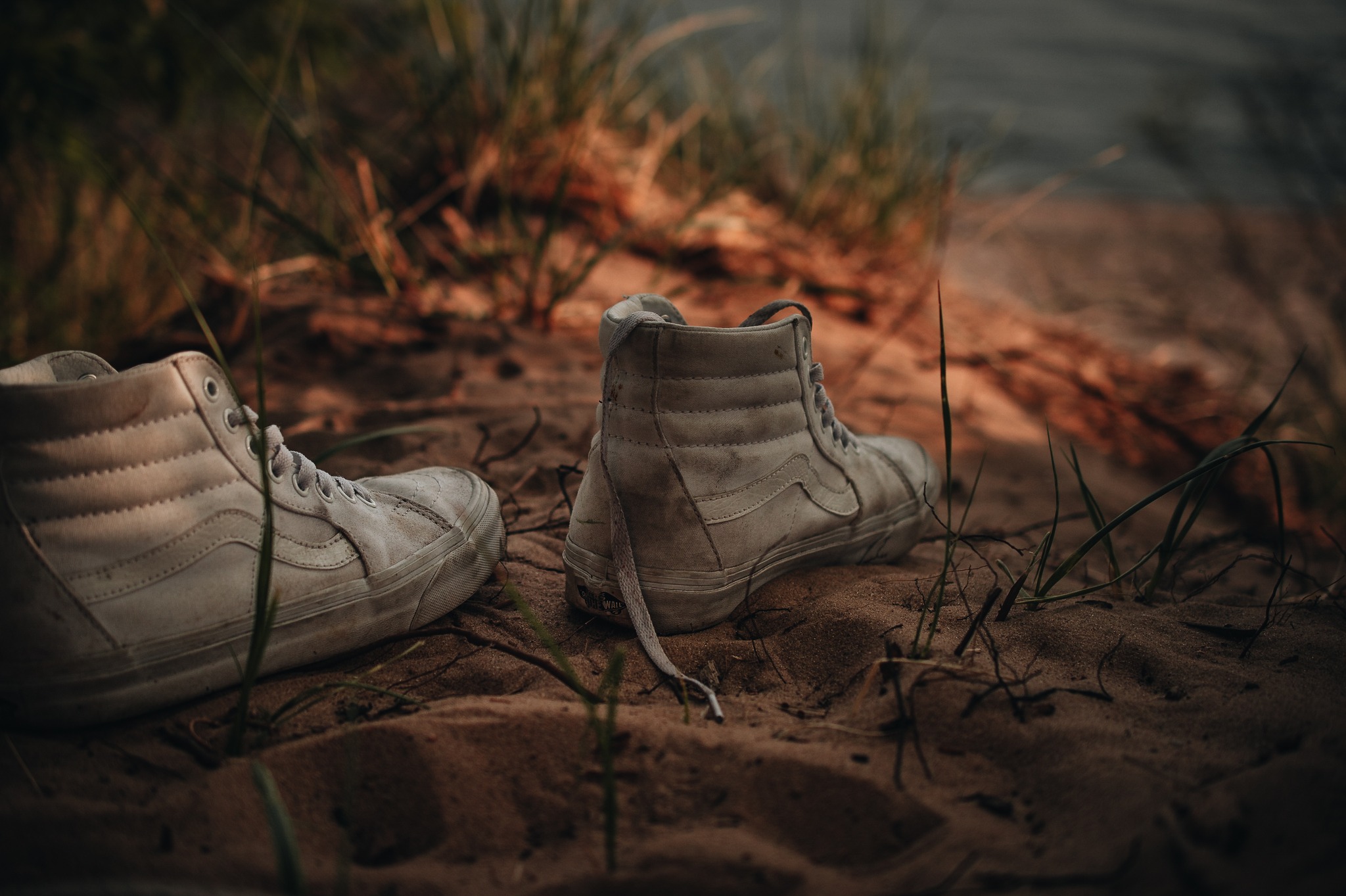 An woman playing in the sand.